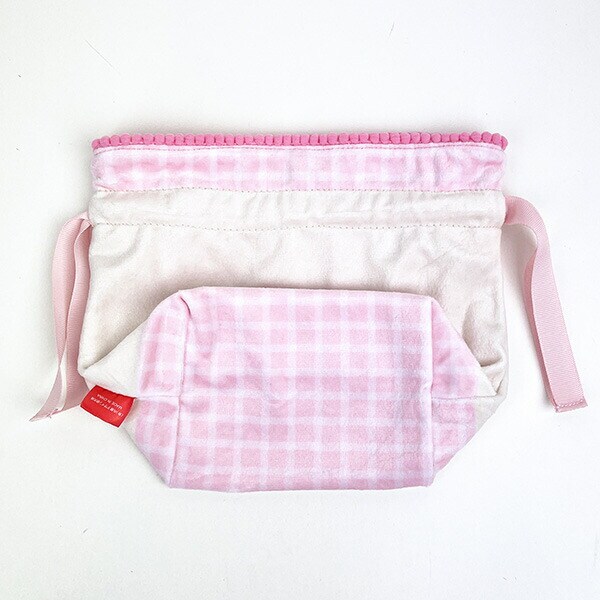 サンリオ ハローキティ 50th ふわふわ巾着ポーチ（ピンク） Sanrio