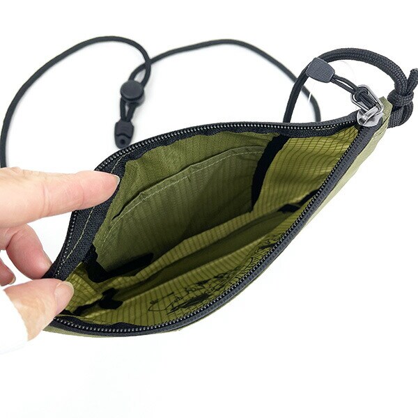 ムーミン ナイロンサコッシュ ベンチ オリーブ バッグ