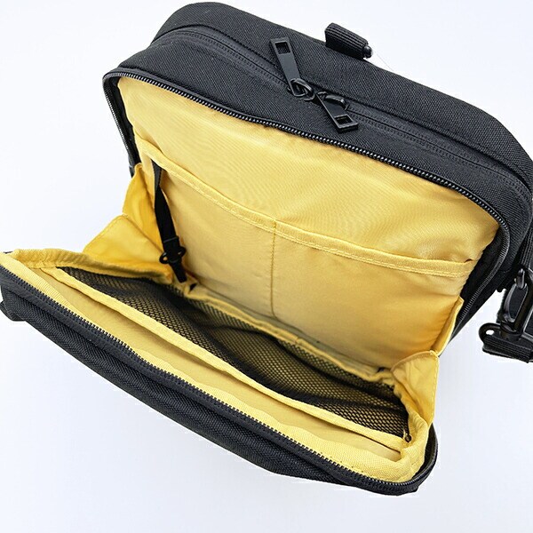 ディズニー ミッキー ショルダーバッグ  (イエロー) Disney