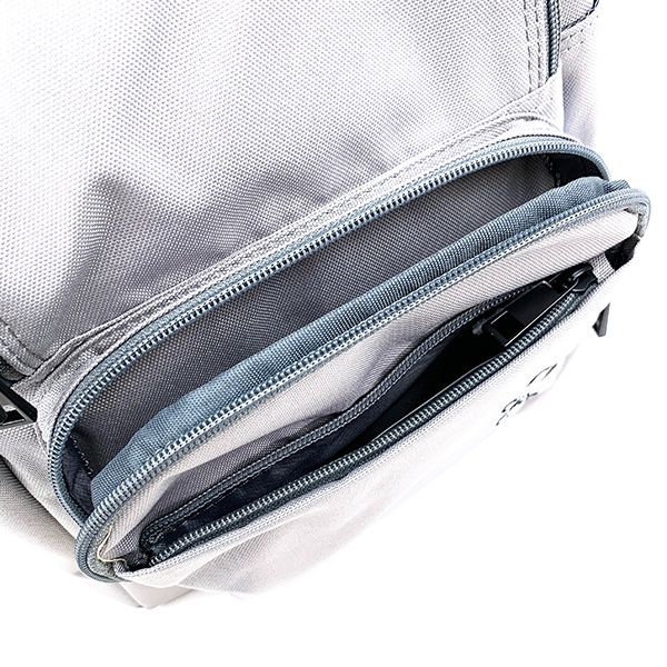 スヌーピー スクエアジップデイパック グレー お座り リュック 通勤 通学 バッグ