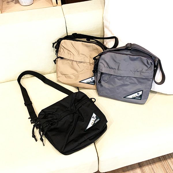 スヌーピー スクエアショルダービーグルスカウト RE-PET ベージュ バッグ