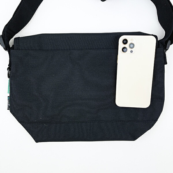 スヌーピー RE-PET メッセンジャーショルダー ショルダーバッグ かばん ブラック SNOOPY