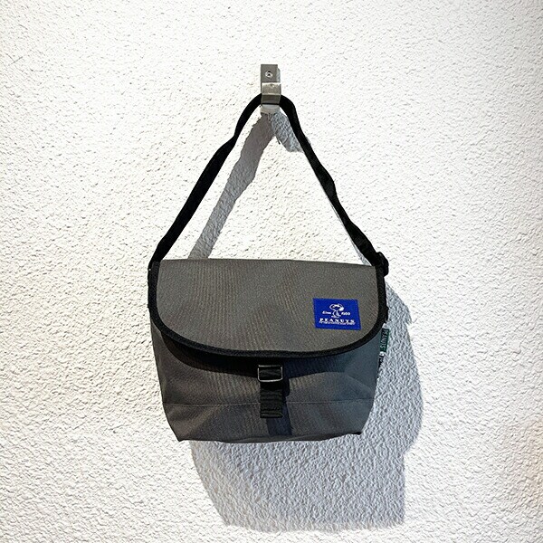 スヌーピー ネーム・ジョー・クール メッセンジャーショルダーバッグ (グレー) SNOOPY