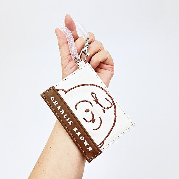 スヌーピー チャーリー・ブラウン フェイスアップ 刺しゅう シングルパスケース 定期入れ SNOOPY