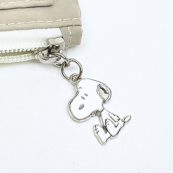 スヌーピー オール 刺繍パスポーチ ベージュ SNOOPY