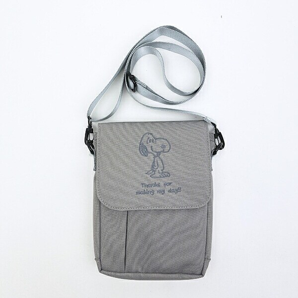 スヌーピー パスポートショルダーバッグ (ライトグレー) トラベル SNOOPY