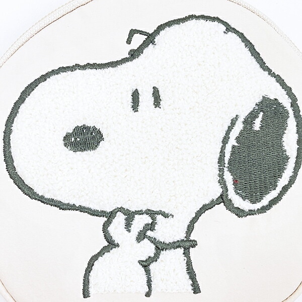 スヌーピー ダイカット刺繍パスポーチ SNOOPY