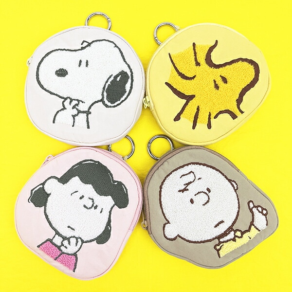 スヌーピー ルーシー ダイカット刺繍パスポーチ SNOOPY