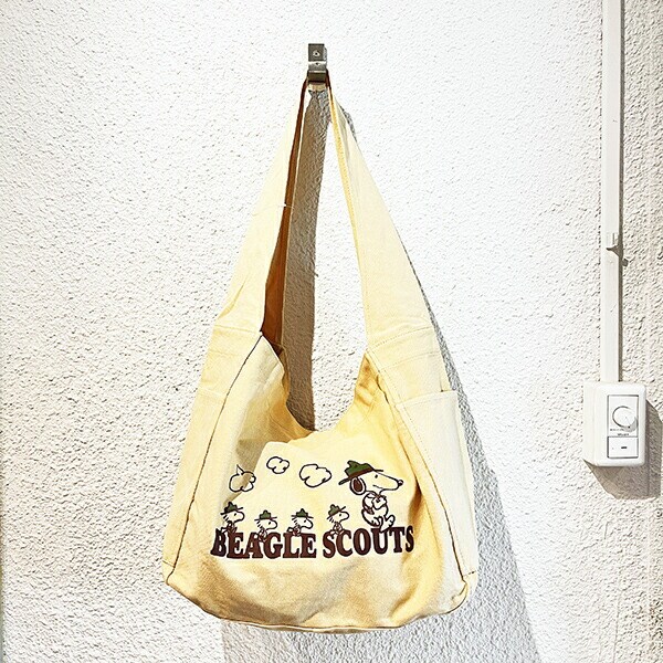 スヌーピー ニュースペーパーバッグ ビーグル・スカウト かばん ベージュ SNOOPY