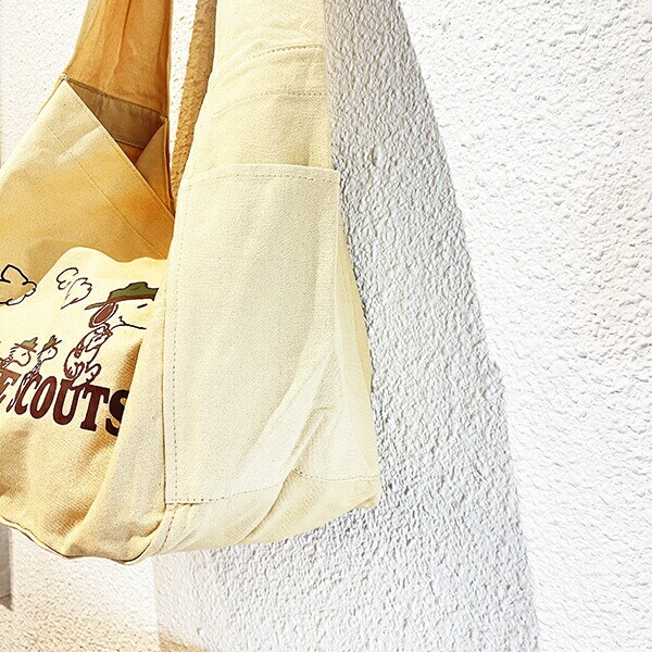 スヌーピー ニュースペーパーバッグ ビーグル・スカウト かばん ベージュ SNOOPY