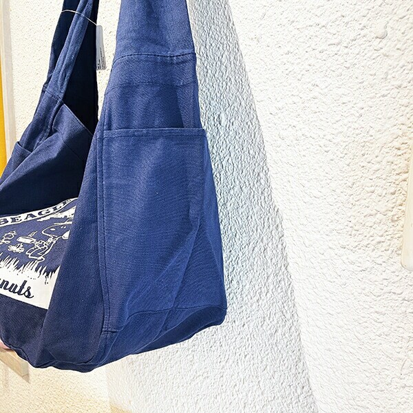 スヌーピー ニュースペーパーバッグ ビーグル・スカウト かばん ネイビー SNOOPY