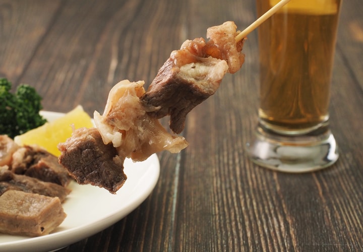 栄養豊富な牛すじ肉！牛すじ肉には、人間の体にとって大切なたんぱく質が豊富に含まれています。さらい、鉄分やミネラルも多く含まれており、美味しく食べて、質の良い栄養を摂取できる体に嬉しい食材です。