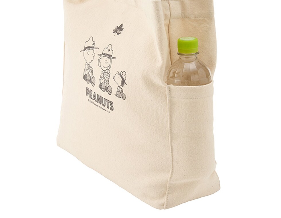 ペットボトル収納ポケット付き