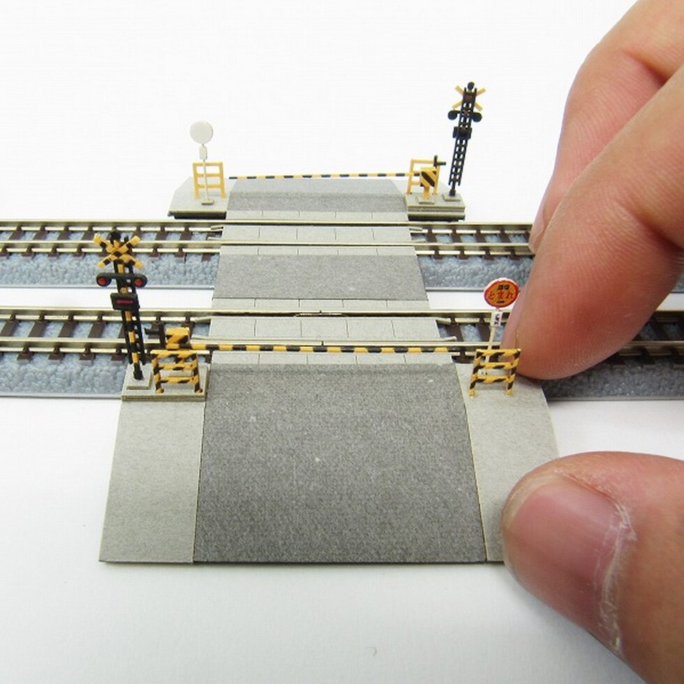 さんけい みにちゅあーと・プチ S=1/220 踏切セット (MP01-108)