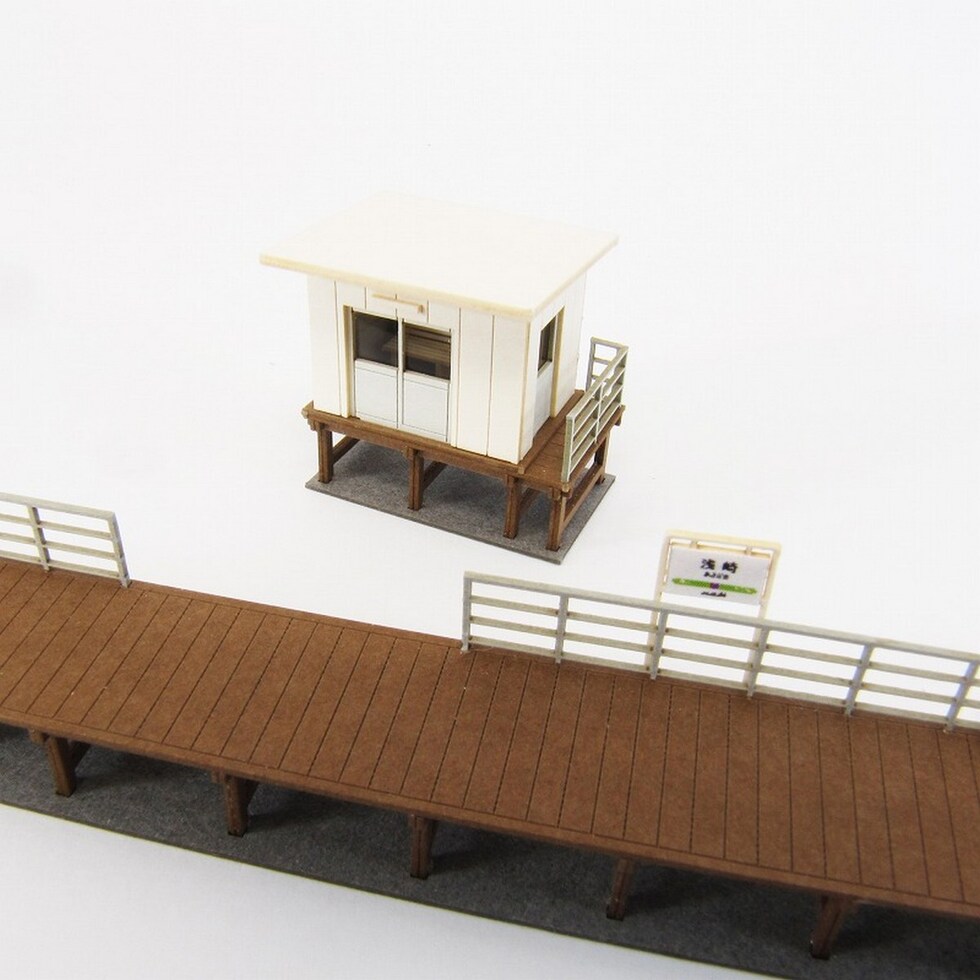 さんけい なつかしのジオラマ S=1/150 ホームC (MP03-81)