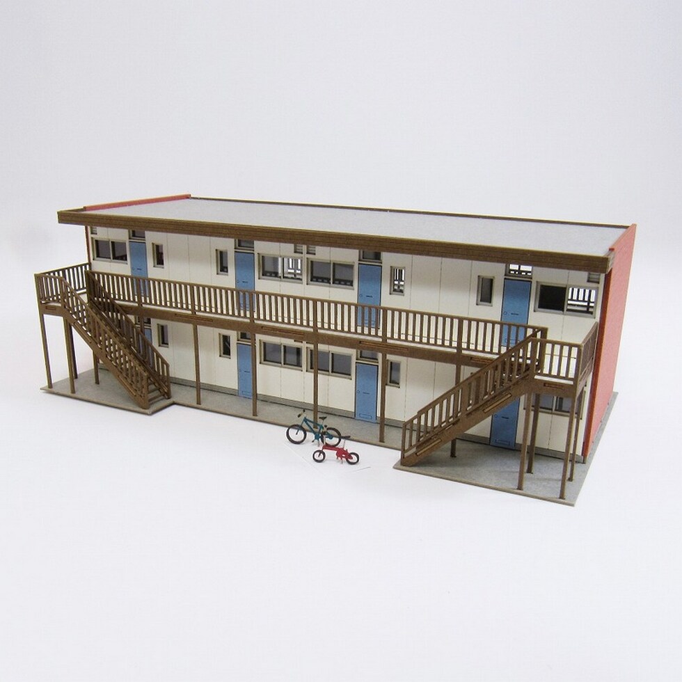 さんけい なつかしのジオラマシリーズS=1/150 アパートC (MP03-88)