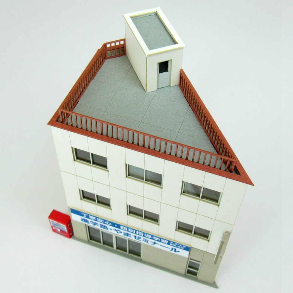 さんけい なつかしのジオラマシリーズS=1/150 鋭角ビルB (MP03-98)