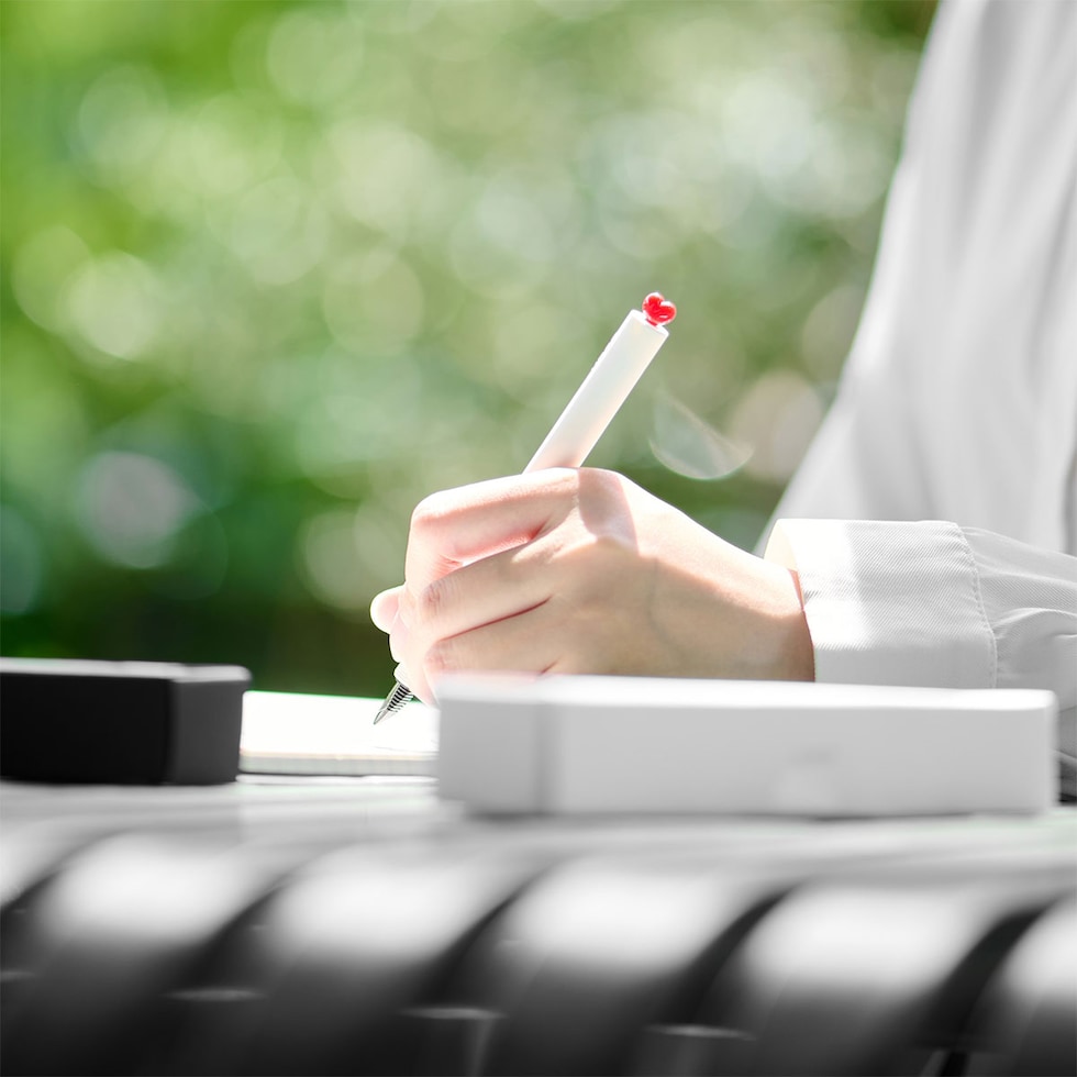 KACO 万年筆 ポップハート 全3色 (ホワイト/ブラック/サクラ) First Fountain Pen インクカートリッジ2本付き 軽量 可愛い プレゼント 贈り物 ネコポス可