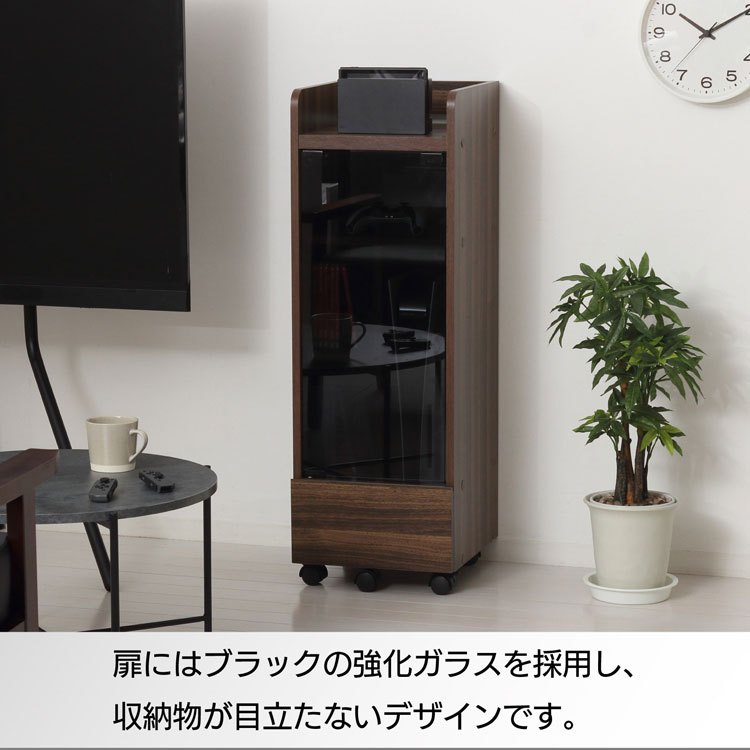 扉にはブラックの強化ガラス