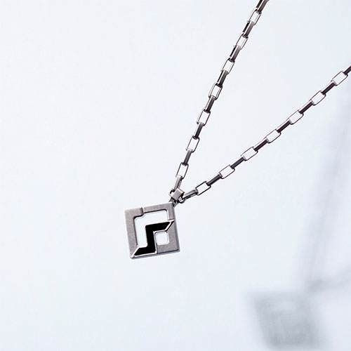 コラントッテ 磁器ネックレス