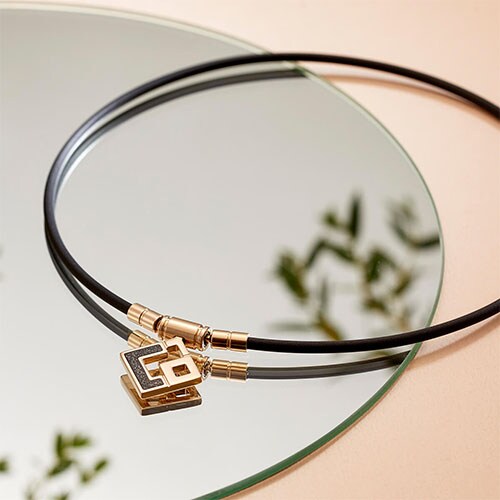 コラントッテ 磁器ネックレス