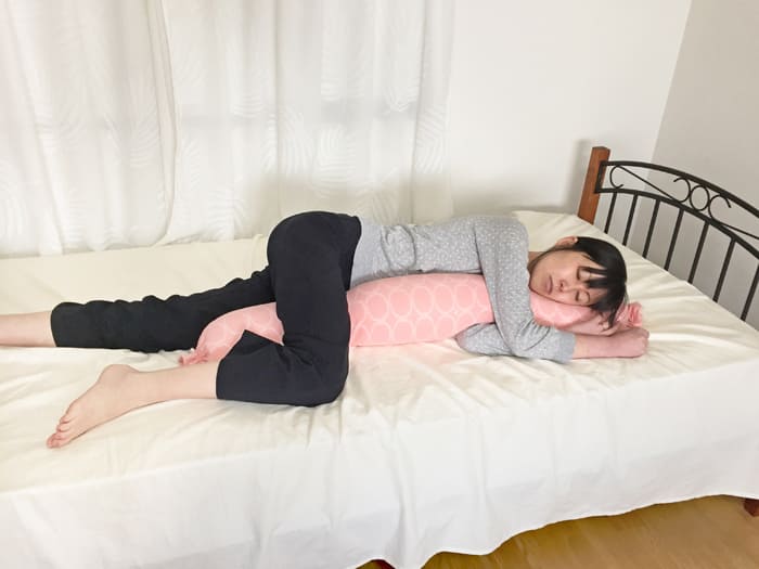 龍野コルク工業 キュービーズ 授乳クッションにもなる抱き枕 1個