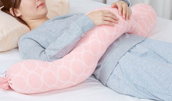 龍野コルク工業 キュービーズ 授乳クッションにもなる抱き枕 1個