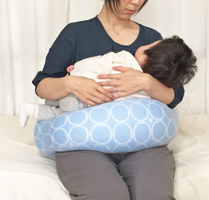 龍野コルク工業 キュービーズ 授乳クッションにもなる抱き枕 1個