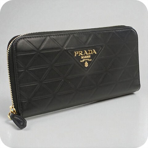 極美品　PRADA　プラダ　ラウンドジップ長財布 ラウンドジップ Prada 長財布 レディース 中古 プラダ 長財布ラウンド