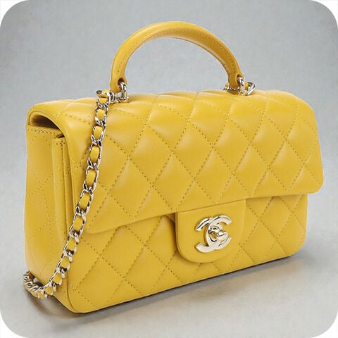 最終シャネル  斜めがけ　2way 人気　ビタミンカラーイエロー☆トラベルライン CHANEL - 最終シャネル 斜めがけ 2way 人気 ビタミンカラーイエロー