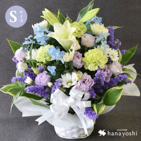 お供え生花アレンジメント Sサイズ「白＋青・紫系」花由