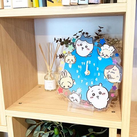 dショッピング |ちいかわ アクリル時計(空からふわり) なんかちいさく