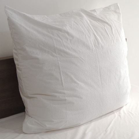 スペイン直輸入 枕カバー 防水 ピロープロテクター BARATO 80×80cm 枕を汚れから守る 枕カバー 防水カバー 防水性 透湿性 まくらカバー ピローケース 寝汗 ペット よだれ ファスナー式 汚れ防止 吐き戻し【送料無料】