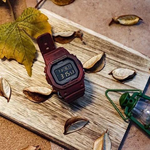 G-SHOCK 電波 ソーラー デジタル Gショック ジーショック 腕時計 メンズ Bluetooth GW-B5600SL-4 防水 黒 ブラック  赤 レッド 逆輸入 SANDLAND カジュアル おしゃれ かっこいい CASIO カシオ | カテゴリ：の販売できる商品 | 加藤時計店 ... -  dショッピング